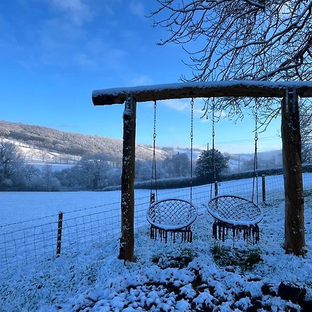 Oakies Farm Stays Llandovery Exterior photo