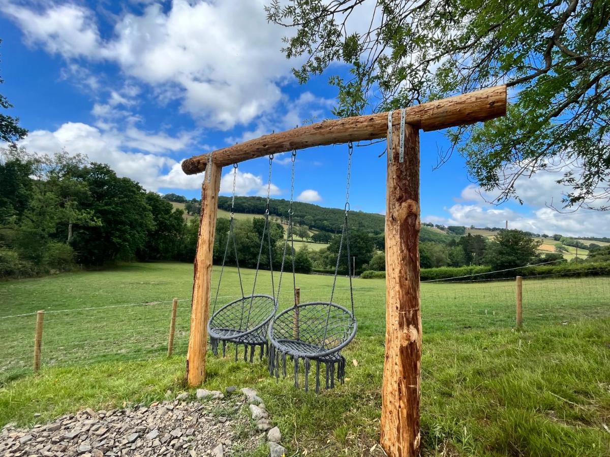 Oakies Farm Stays Llandovery Exterior photo